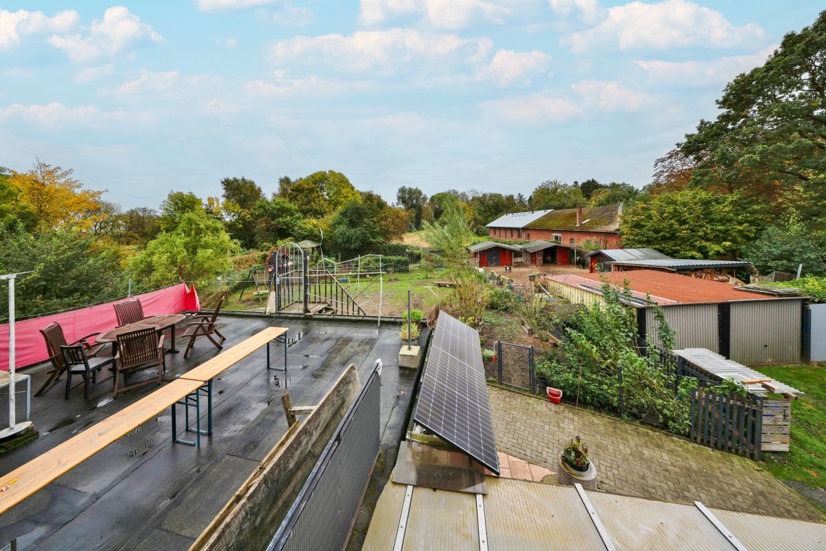 Dachterrasse mit Blick in den Garten Dachterrasse mit Blick in den Garten