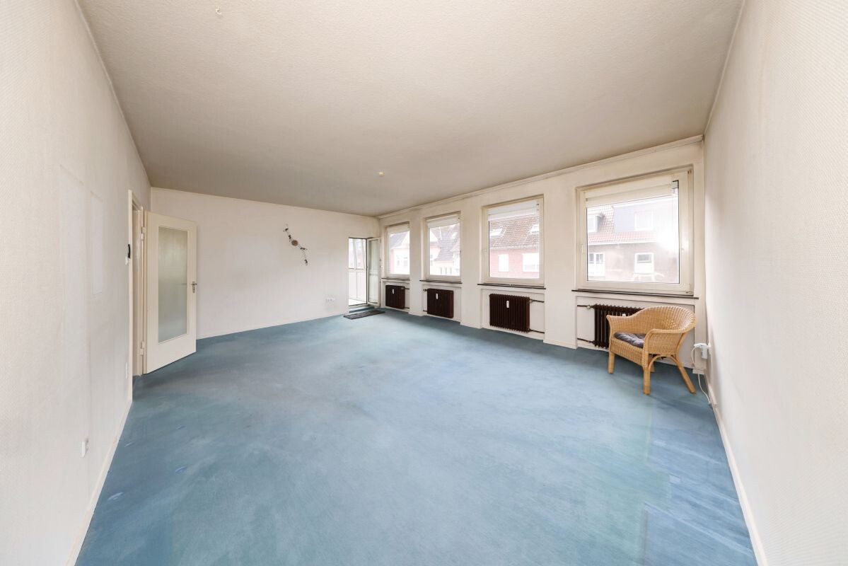 Wohnzimmer mit Zugang zur... Wohnzimmer mit Zugang zur...