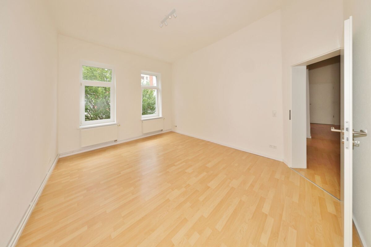 Zimmer I 1. OG re. Zimmer I 1. OG re.
