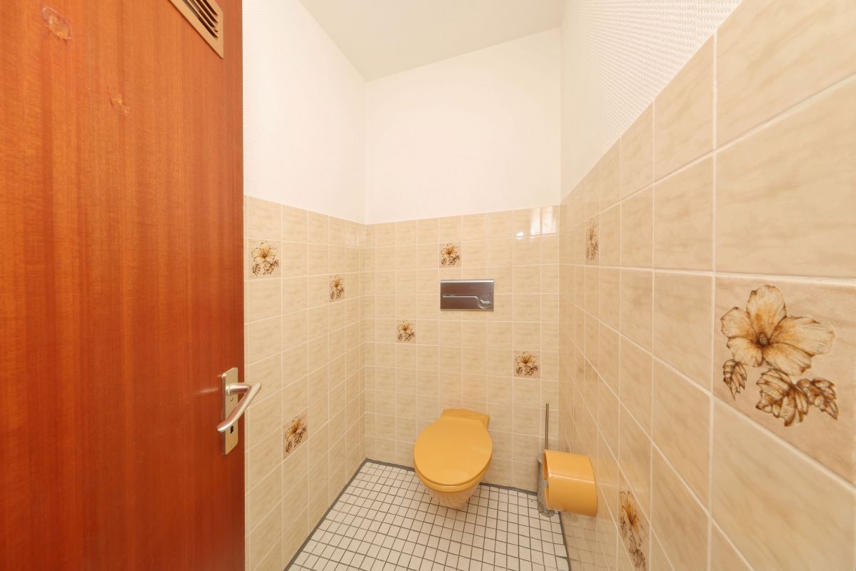 WC WC