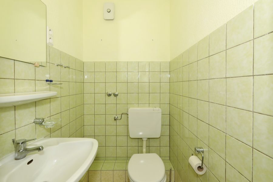 WC WC